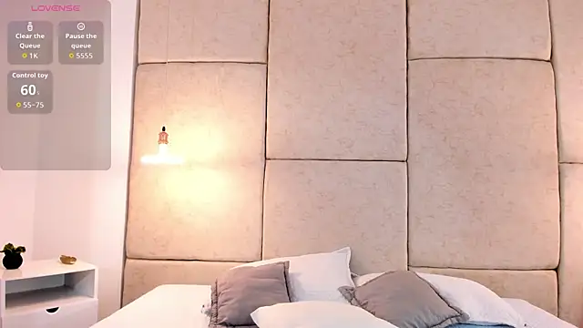 aisha vs online show from February 2026 12:25:01 PM