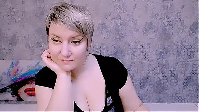 Djullia online show from February 2025 03:25:02 PM