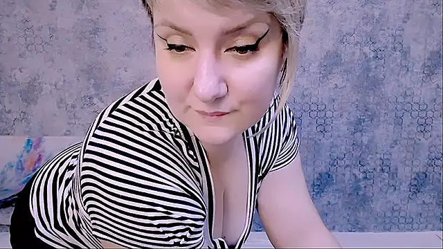 Djullia online show from March 2025 03:27:01 PM