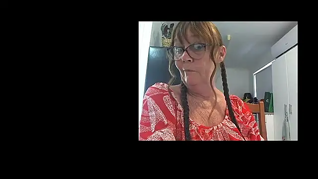 Snapshot of bellaau chatting on January 2025 05:51:01 AM bellaau online show from January 2025 05:51:01 AM