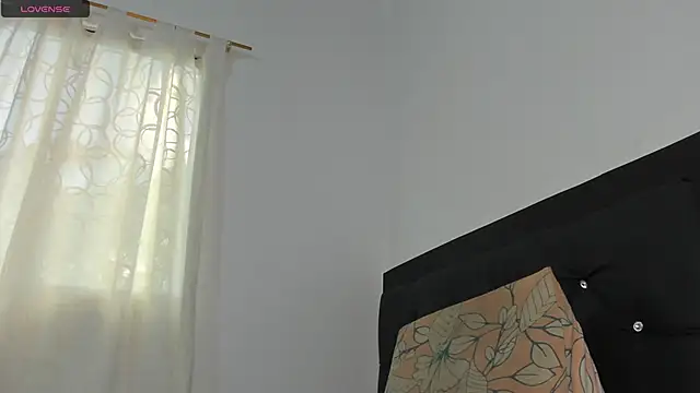 Snapshot of santi_brown chatting on October 2025 07:56:02 PM santi brown online show from October 2025 07:56:02 PM