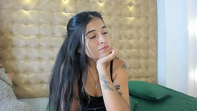 Snapshot of violet_giraldo chatting on July 2026 06:46:01 PM violet giraldo online show from July 2026 06:46:01 PM