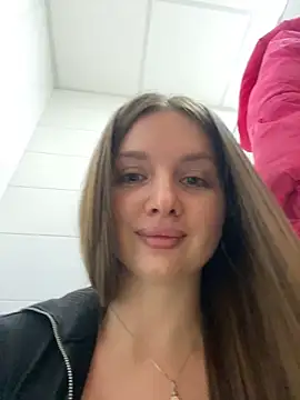 Snapshot of KrisMagnoly chatting on February 2026 06:28:01 PM KrisMagnoly online show from February 2026 06:28:01 PM