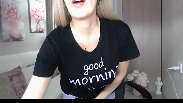 sensualEmilia online show from February 2025 07:56:01 PM