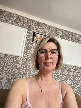 sensualEmilia online show from April 2026 09:02:01 AM