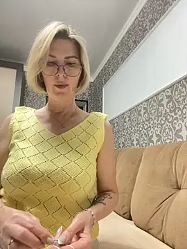 sensualEmilia online show from June 2026 06:29:01 PM