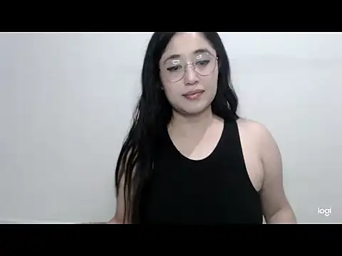 Snapshot of YummymeowW chatting on November 2025 03:12:01 PM YummymeowW online show from November 2025 03:12:01 PM