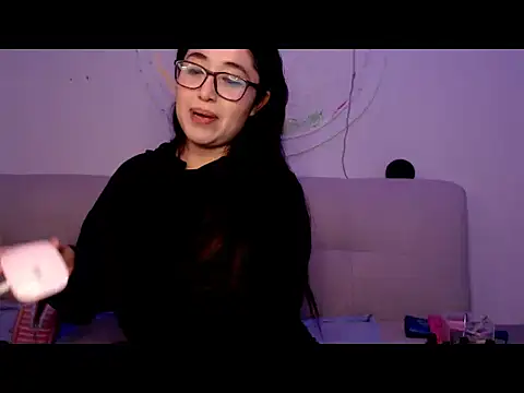 Snapshot of YummymeowW chatting on January 2026 04:01:01 PM YummymeowW online show from January 2026 04:01:01 PM