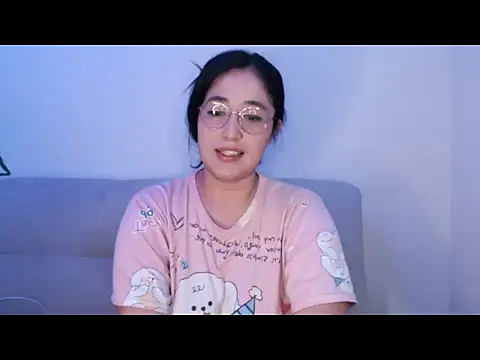 YummymeowW online show from May 2026 02:35:01 PM