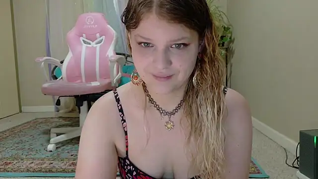 Emihaze online show from April 2026 04:42:02 PM