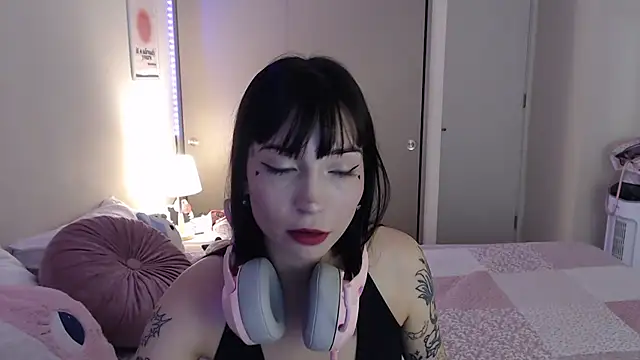 latinpetit online show from March 2025 01:52:02 AM