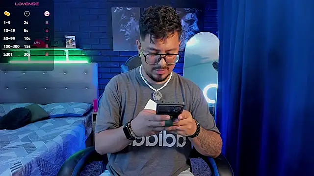 DaviidEvans  online show from July 2026 12:10:01 AM