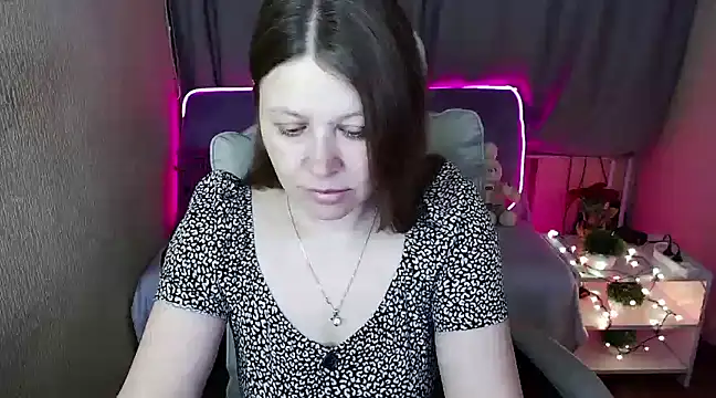 alekasamui online show from January 2025 12:43:02 AM