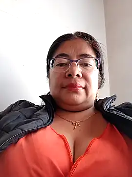   valentina18 online show from December 2024 01:12:01 PM