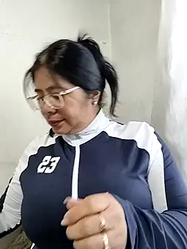   valentina18 online show from January 2026 01:02:02 PM