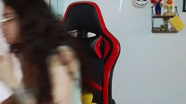 Snapshot of Nikkykora15 chatting on January 2025 09:37:01 PM Nikkykora15 online show from January 2025 09:37:01 PM