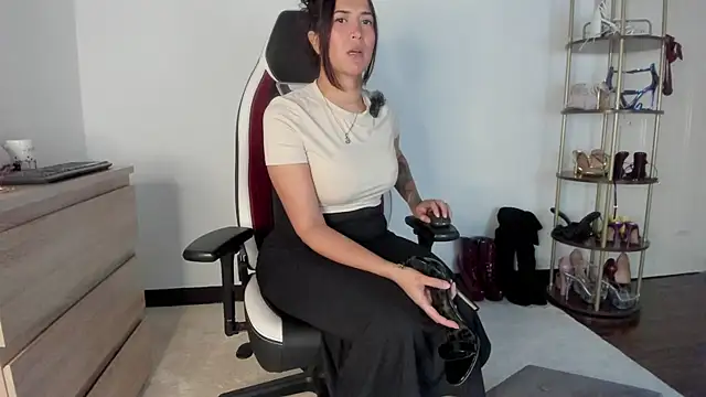 gingirel  online show from January 2026 03:05:01 PM