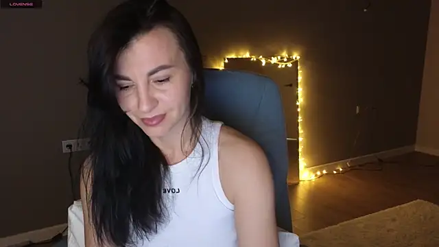 Snapshot of Mary_love16 chatting on March 2025 06:10:02 PM Mary love16 online show from March 2025 06:10:02 PM
