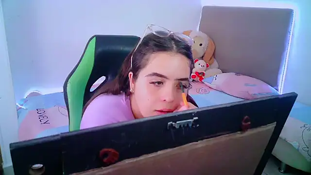  alicia z online show from January 2025 06:17:02 PM