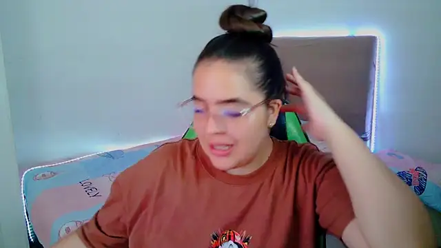  alicia z online show from February 2025 07:49:01 PM