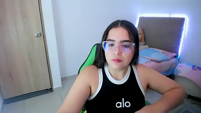  alicia z online show from March 2025 06:00:01 PM