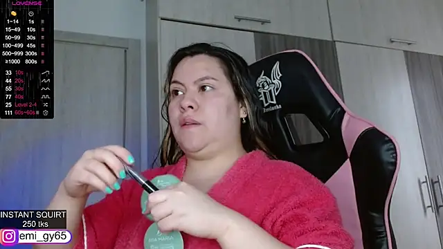 Snapshot of emilyn_grey1 chatting on April 2026 04:37:01 PM emilyn grey1 online show from April 2026 04:37:01 PM