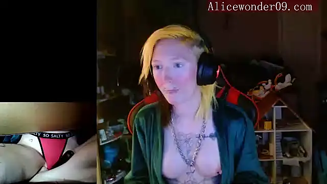 alicewonder09 online show from December 2024 04:32:02 AM