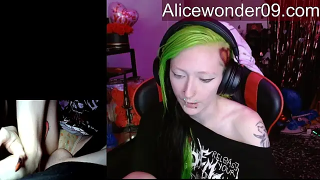 Snapshot of alicewonder09 chatting on February 2026 06:42:02 AM alicewonder09 online show from February 2026 06:42:02 AM