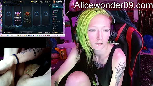 Snapshot of alicewonder09 chatting on March 2026 03:22:02 AM alicewonder09 online show from March 2026 03:22:02 AM