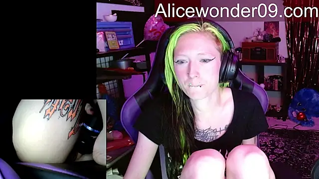 Snapshot of alicewonder09 chatting on March 2026 03:33:01 AM alicewonder09 online show from March 2026 03:33:01 AM