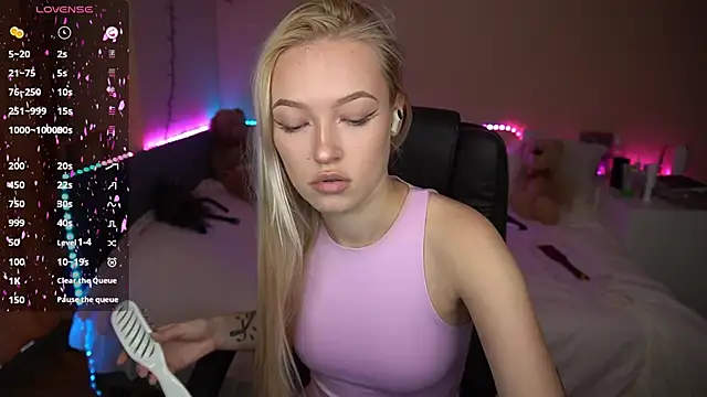 AmandaFiree online show from October 2025 06:34:02 AM