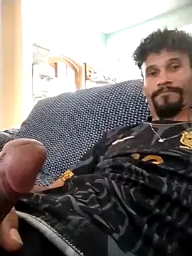 FestiveAdmirer online show from March 2026 04:43:01 PM