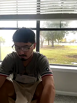 Snapshot of Bbyboyivan chatting on November 2025 07:18:01 PM Bbyboyivan online show from November 2025 07:18:01 PM