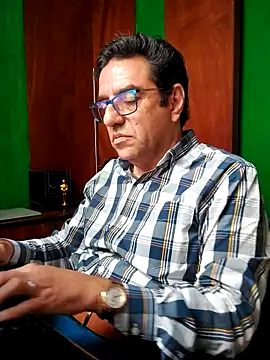 FernandoReuterG online show from December 2025 06:36:02 PM