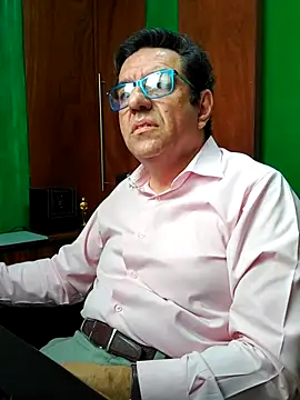 FernandoReuterG online show from December 2025 05:32:01 PM