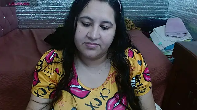 Snapshot of EMILY-NESSA chatting on October 2025 03:19:02 PM EMILY-NESSA online show from October 2025 03:19:02 PM