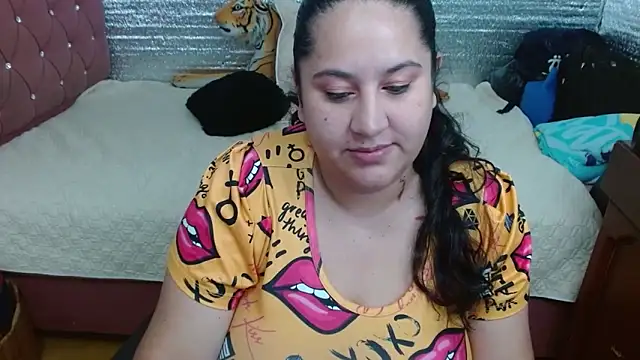 EMILY-NESSA online show from May 2026 02:45:01 PM