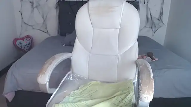 selena yourmilf online show from October 2025 03:02:02 PM