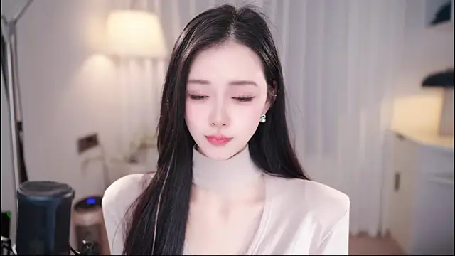 Ocean--Lili online show from December 2025 02:03:01 PM