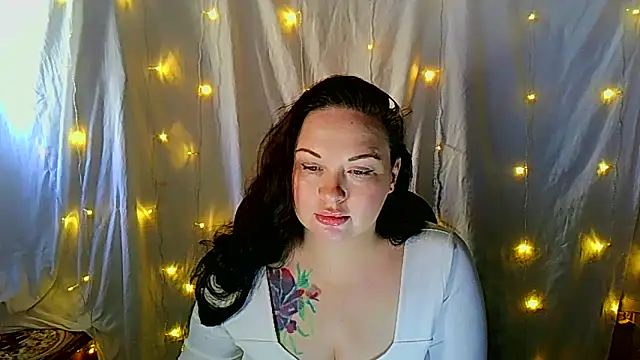 Victoria Marks online show from October 2025 05:13:01 AM