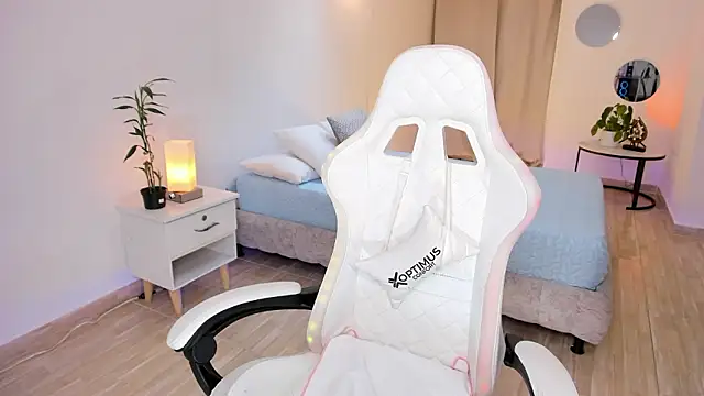 carleee winter online show from February 2026 02:40:01 AM