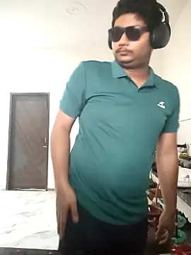 Snapshot of thebrownboi01 chatting on March 2026 01:22:01 AM thebrownboi01 online show from March 2026 01:22:01 AM