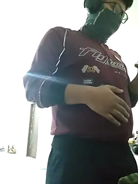 Snapshot of thebrownboi01 chatting on March 2026 11:30:02 PM thebrownboi01 online show from March 2026 11:30:02 PM