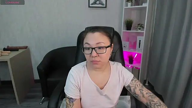 gentle muse online show from February 2025 09:59:01 PM