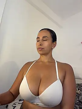 ThaliaGomex online show from June 2026 10:29:01 PM