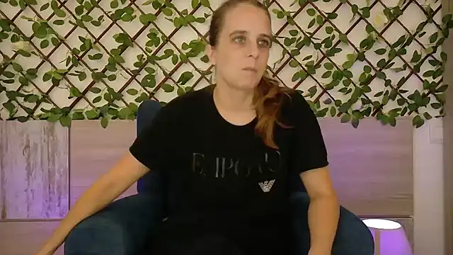 Snapshot of LadyChantale chatting on October 2025 08:24:02 AM LadyChantale online show from October 2025 08:24:02 AM