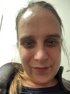LadyChantale online show from April 2026 05:54:01 PM