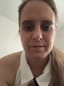 Snapshot of LadyChantale chatting on June 2026 06:52:02 AM LadyChantale online show from June 2026 06:52:02 AM