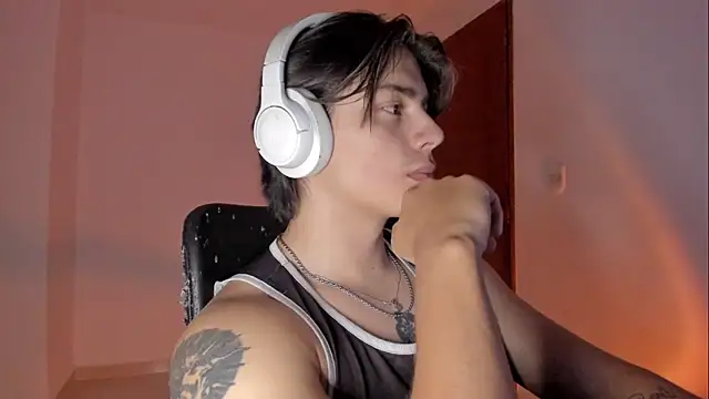 Giordano Russo online show from December 2025 02:49:01 AM