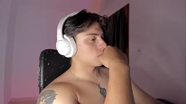 Snapshot of Giordano_Russo chatting on February 2026 11:33:01 PM Giordano Russo online show from February 2026 11:33:01 PM